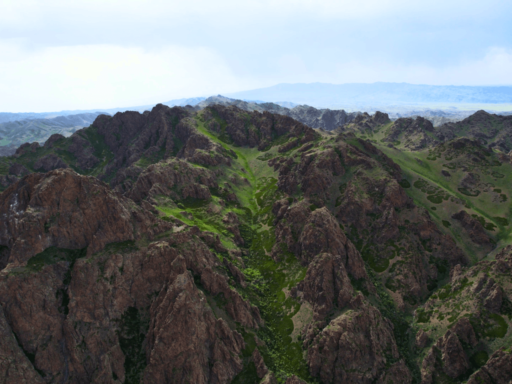 Yoliin Am (The Yol Valley)